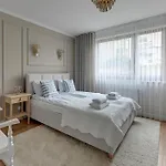 Oliwa Park By Blue Mandarin *