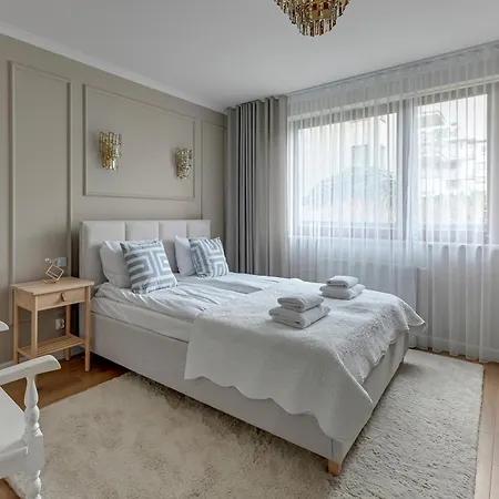 Oliwa Park By Blue Mandarin *